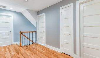 2 Railroad Ave, Bayville, NJ 08721
