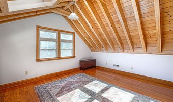 975 Wolf Hill Rd, Cheshire, CT 06410