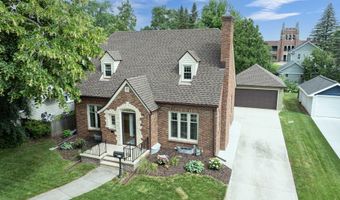 314 E RANDALL St, Appleton, WI 54911