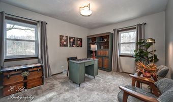 1402 Winaki Trl, Algonquin, IL 60102