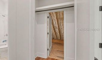 37 Park Sq S, Beaufort, SC 29907