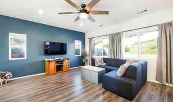 310 Falabella Ln, Fallbrook, CA 92028
