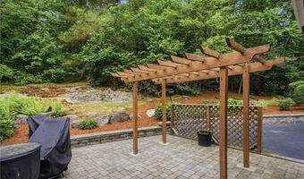 19 Mount Hygeia Rd, Foster, RI 02825