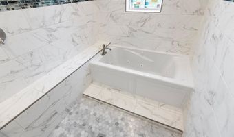5814 LARPIN Ln, Alexandria, VA 22310