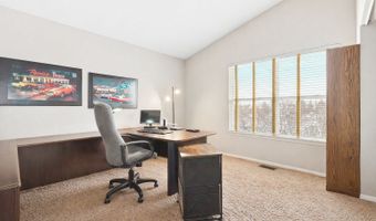 1950 Broadsmore Dr, Algonquin, IL 60102