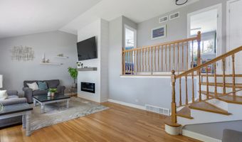 817 N Gibbons Ave, Arlington Heights, IL 60004