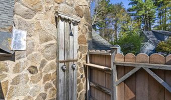 8 Morgan Rd, Canton, CT 06019