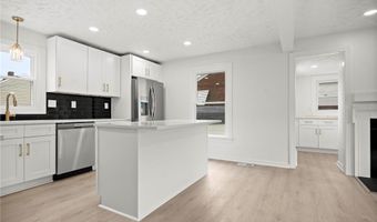 191 E Martin St, Amherst, OH 44001