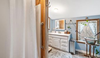 95 Center Bay Rd, Alburgh, VT 05440