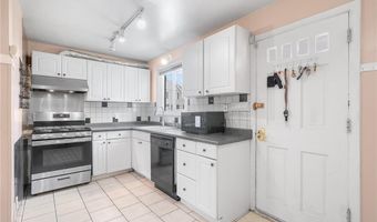 11 Lyman Ave, North Providence, RI 02911