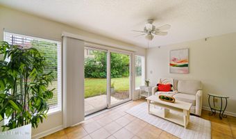 2233 SEMINOLE Rd 7, Atlantic Beach, FL 32233