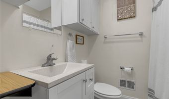 208 Kenneth Dr, Boiling Springs, SC 29316
