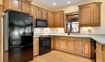 805 27th St SW, Austin, MN 55912
