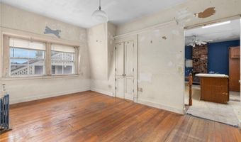 36 Ayrault St, Newport, RI 02840