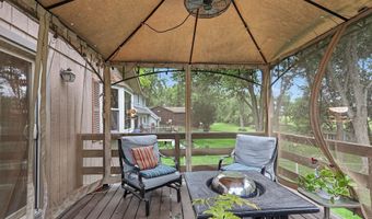 302 Westwinds Dr, Almont, MI 48003