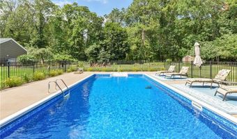 111 Peeptoad Rd, Scituate, RI 02857