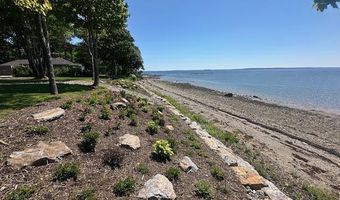 11 Treat St, Belfast, ME 04915