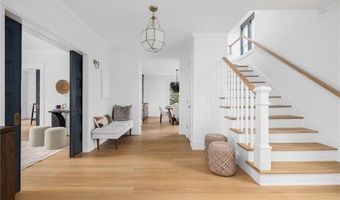 104 Second St, Newport, RI 02840