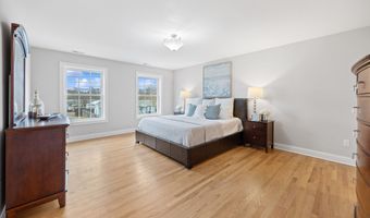 48 Willow St, Cheshire, CT 06410