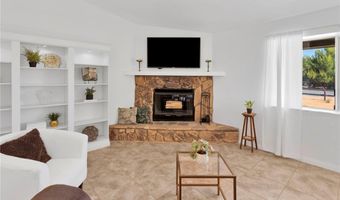 22672 El Centro Rd, Apple Valley, CA 92307