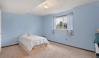 2011 12th Ave NE, Austin, MN 55912