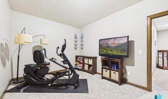 713 N Garnet Cir, Brandon, SD 57005