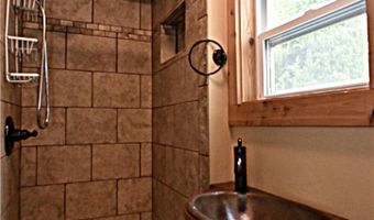 11 Sands Ave, Ambridge, PA 15003