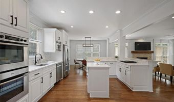 7989 Magnolia Sq, Atlanta, GA 30350