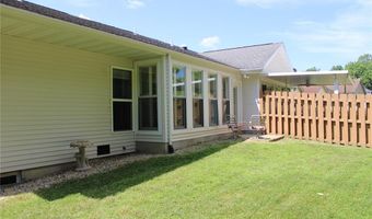 3214 E Leverett Ct, Alton, IL 62002