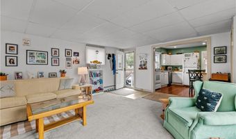 129 Bliss Mine Rd, Newport, RI 02840