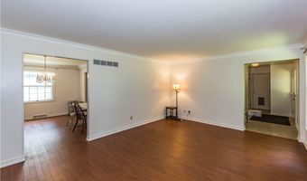 2070 White Pond Dr, Akron, OH 44313