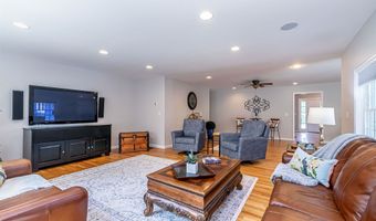 48 Cider Mill Rd, Bedford, NH 03110