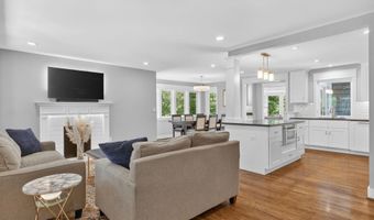 6430 KENHOWE Dr, Bethesda, MD 20817