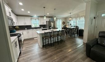 25 Park Ln, Arundel, ME 04046