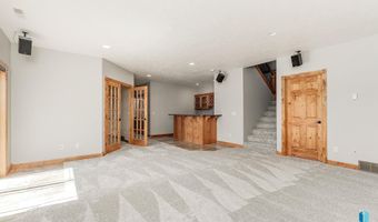 1817 W Ashton Trl, Brandon, SD 57005