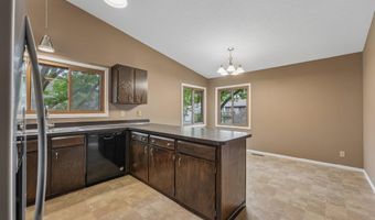 1386 Arden View Dr, Arden Hills, MN 55112