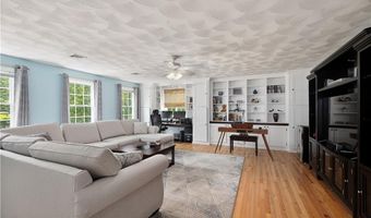 364 Orchard Woods Dr, North Kingstown, RI 02874