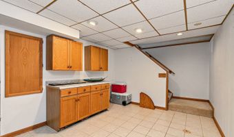 2051 Carlisle St, Algonquin, IL 60102