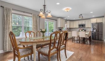 290 Station St, Coventry, RI 02816