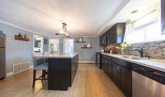 9 Pequot Ave, Cumberland, RI 02864