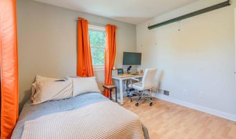 942 N MCKINLEY Rd, Arlington, VA 22205