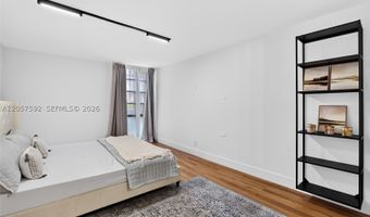 3301 N Country Club Dr 101, Aventura, FL 33180