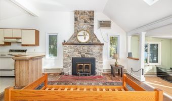 2102 Lakeside Dr, Alloway, NJ 07422