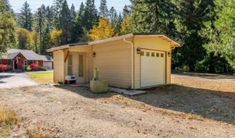 1587 Starveout Creek Rd, Azalea, OR 97410