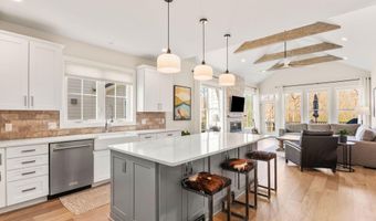 3078 N Spurway Dr, Ann Arbor, MI 48105