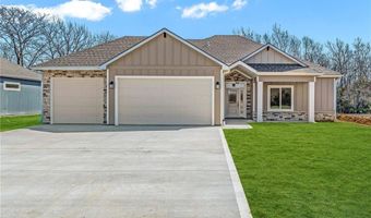 318 Rockers Dr, Baldwin City, KS 66006