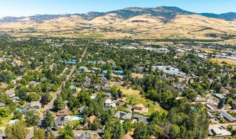 1011 Canyon Park Dr, Ashland, OR 97520