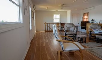 198 W Lake Dr, Arlington, SD 57212