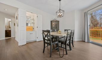 7 Silversmith Dr, Danbury, CT 06811