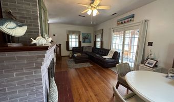 180 Clark Ave, Branford, CT 06405